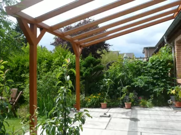 Terrassendach Holzdesign mit Winkelstreben