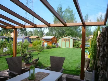 Terrassendach im Holzdesign mit VSG